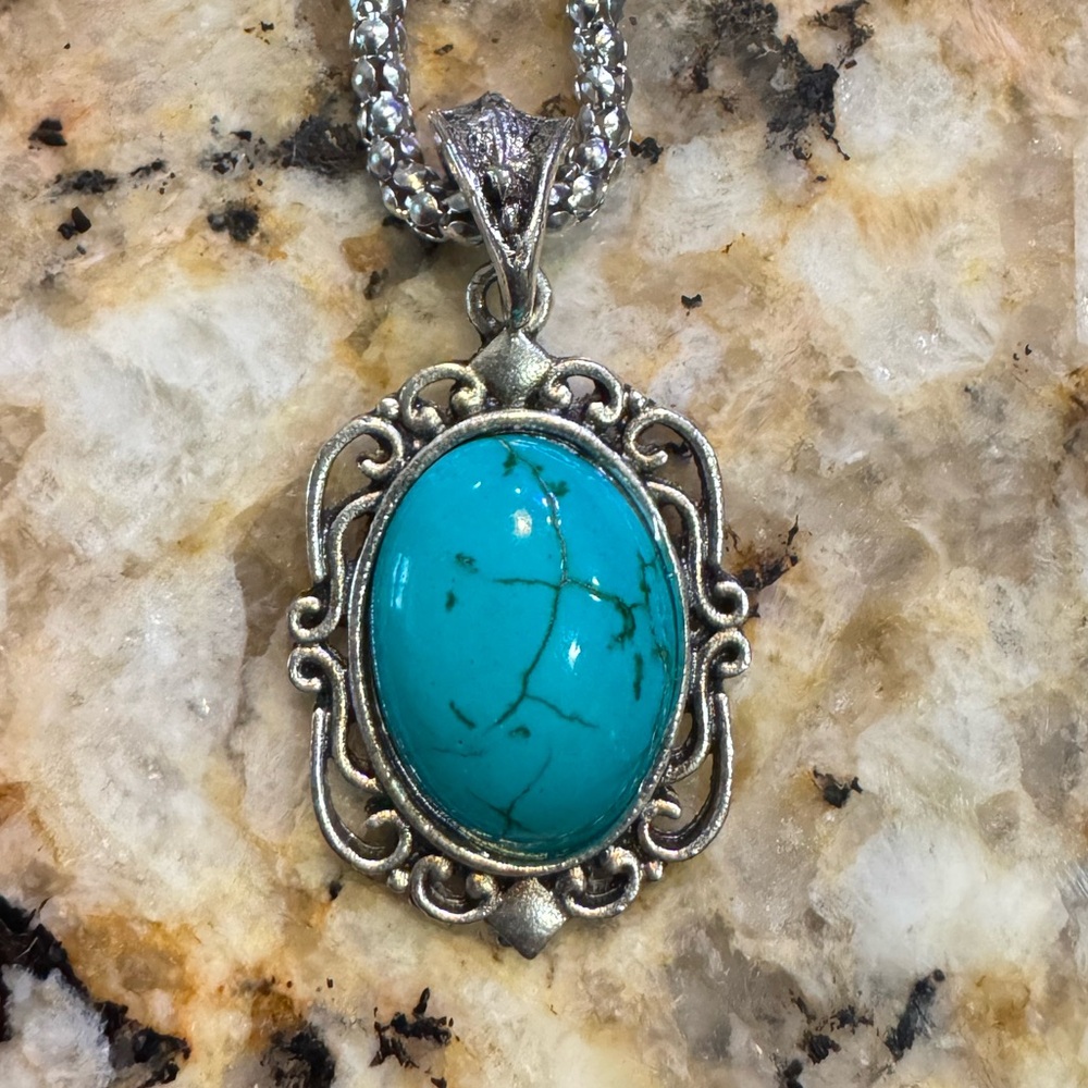 Vintage Silver Tone Faux Turquoise Pendant Necklace